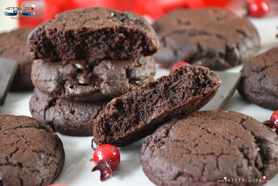 Biscuiti cu Ciocolata - Brownie Cookies