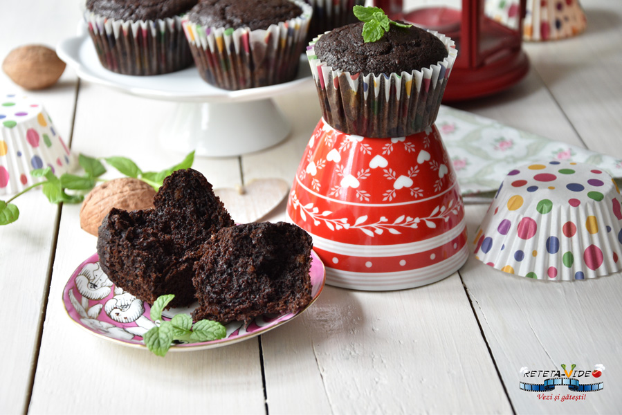 Briose cu Dovlecei si Cacao