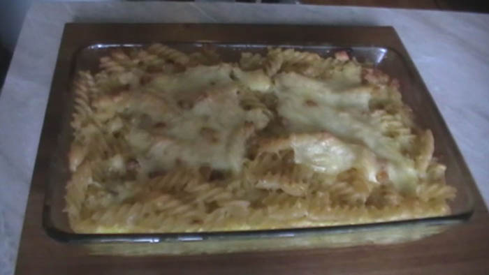 Budinca de paste cu branza si stafide