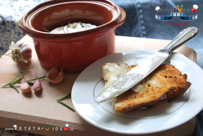 Camembert la Cuptor cu Usturoi si Rozmarin