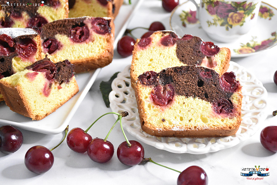 Chec Pufos cu Visine si Cacao