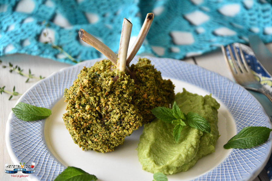 Cotlet de Miel la Cuptor in Crusta Aromata de Fistic