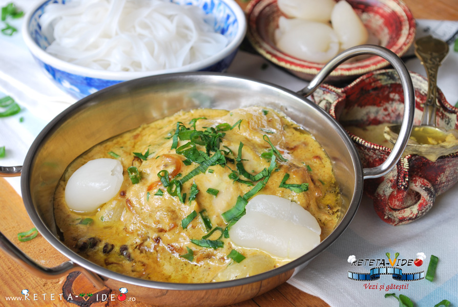 Curry de Pui cu Taitei de Orez si Fructe de Rambutan