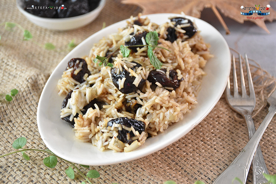Mancare de Orez cu Prune Uscate