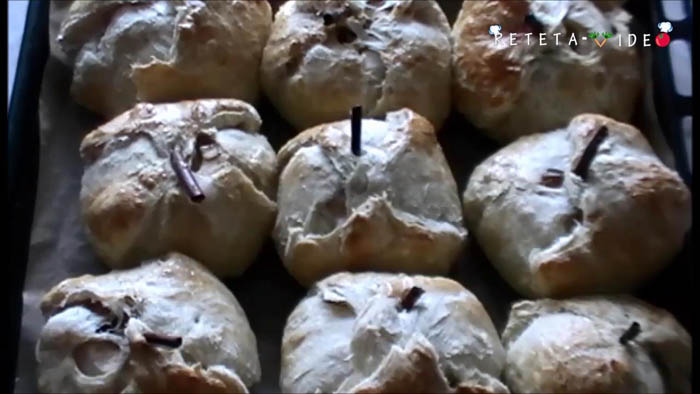 Mere umplute in foietaj