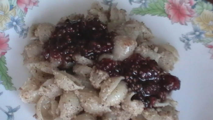 Paste cu nuca si dulceata