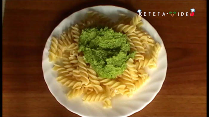 Paste cu sos pesto de mazare