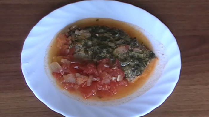 File de peste la cuptor cu mustar, patrunjel si rosii