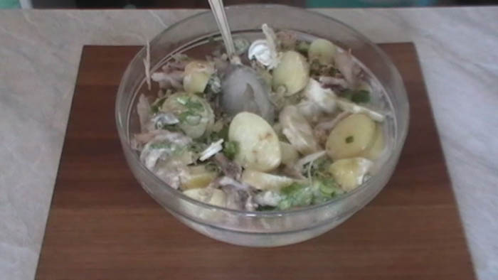 Salata de cartofi cu peste afumat