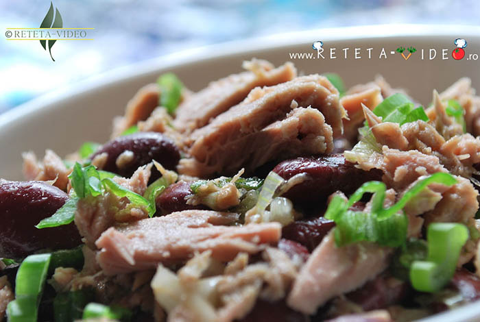 Salata de ton cu fasole rosie