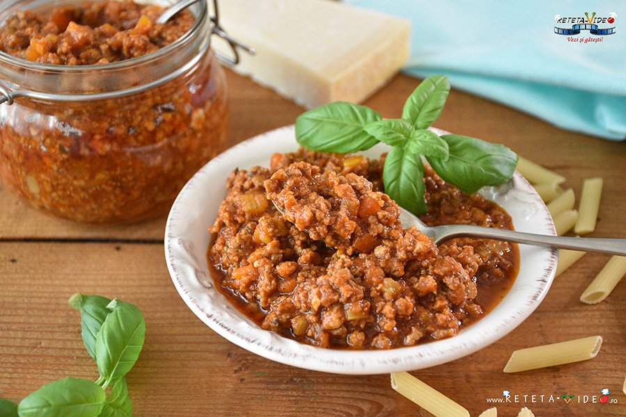 Sos Ragu alla Bolognese (Sos din Carne Tocata)